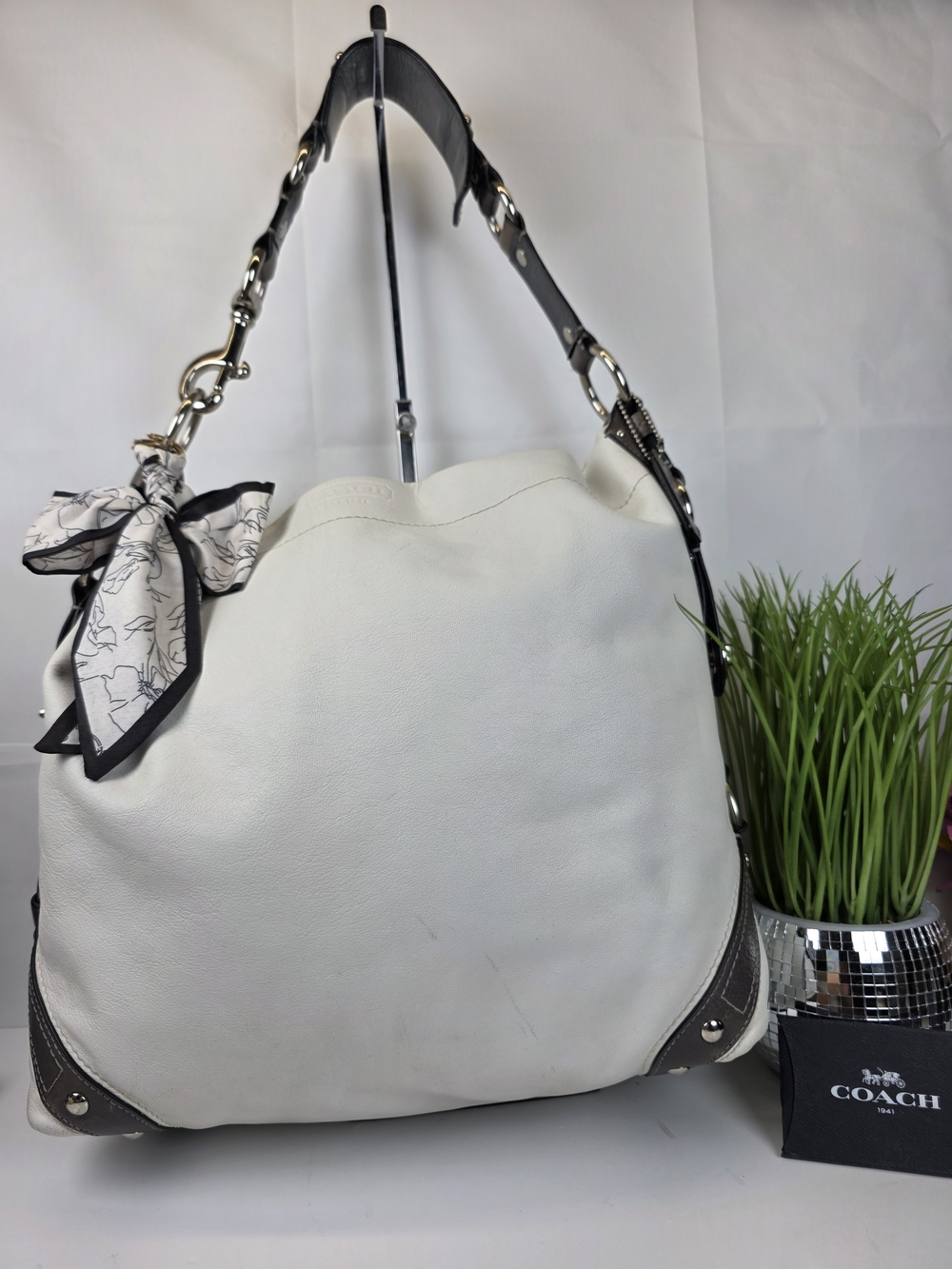 Coach Xlarge Carly Hobo White Leather Shoulder Large Bag with Gray Brown Trim - Picture 3 of 16